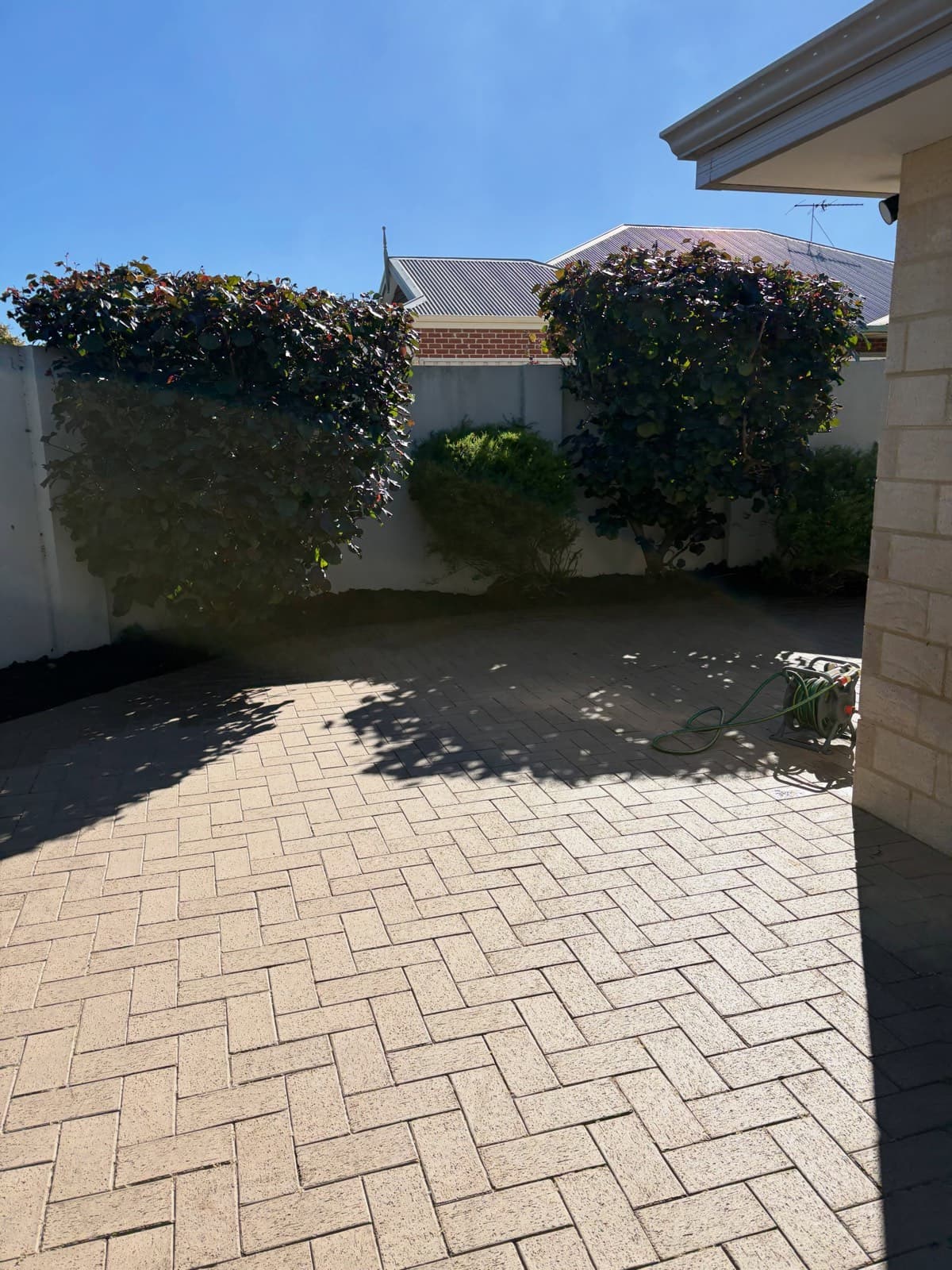 Garden re-mulch, Dunsborough, photo 4